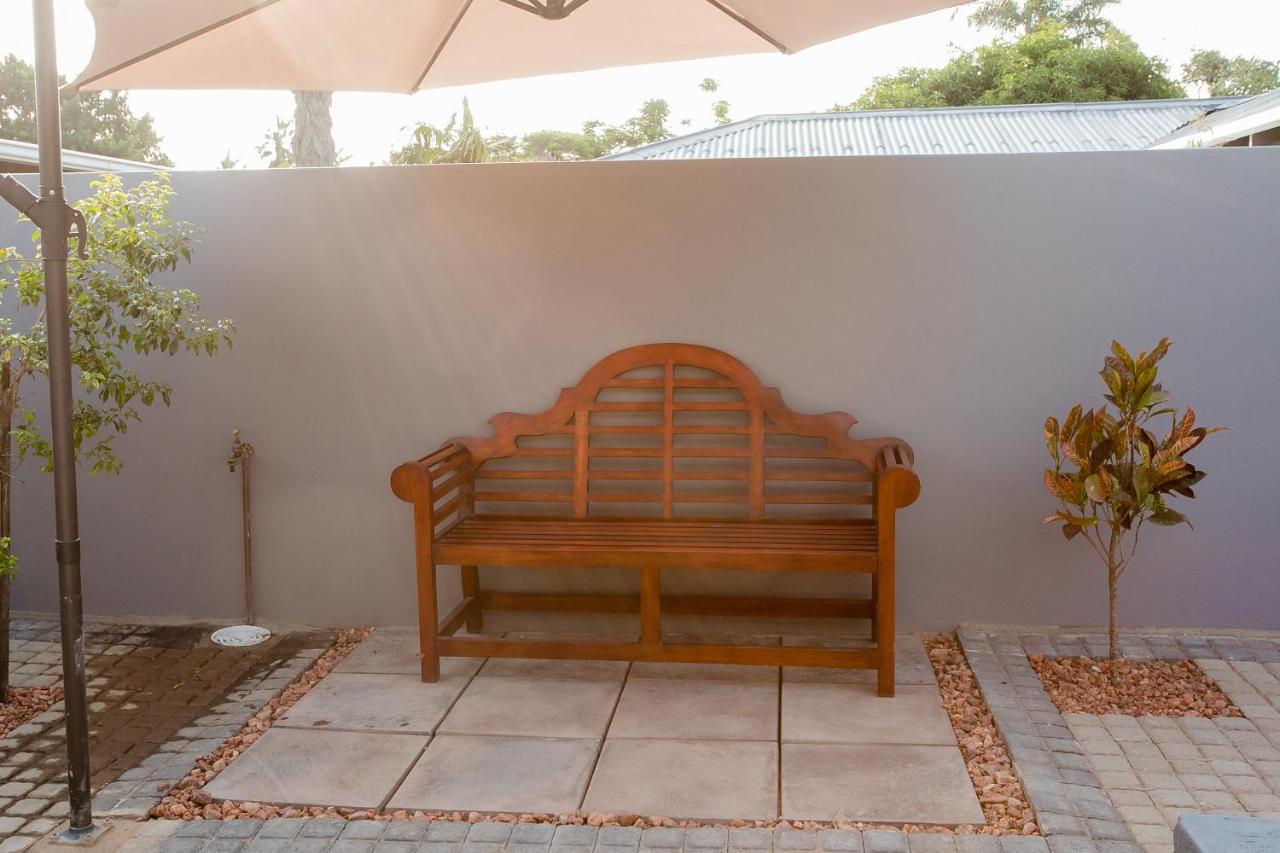 Vinique Guesthouse Mbombela Exterior foto